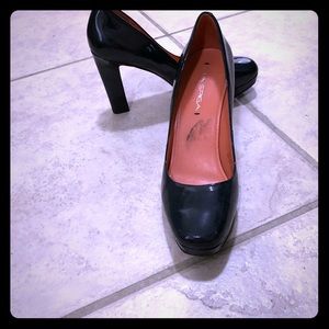 Via Spiga- blue patent- size 7.5